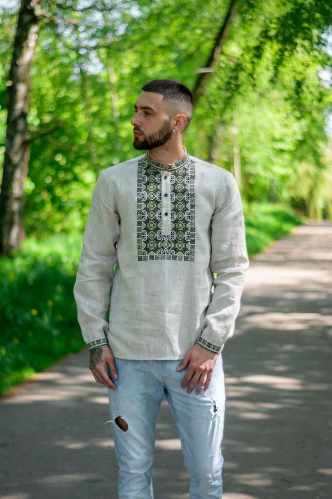 Чоловіча вишиванка Зірка (бежева)