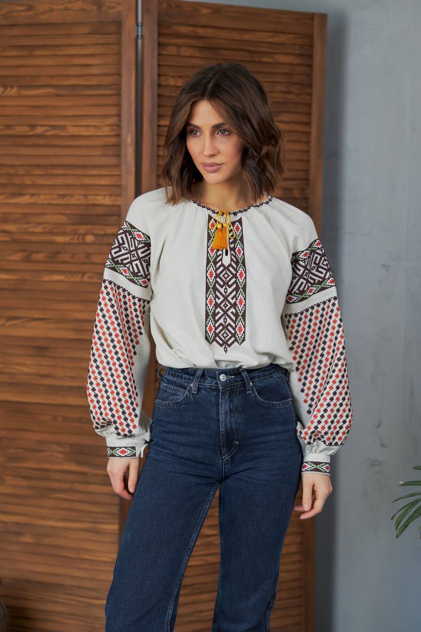 Жіноча вишиванка Колоритна (беж)
