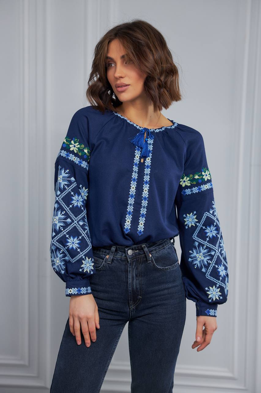 Жіноча вишиванка Нескорена (синя)