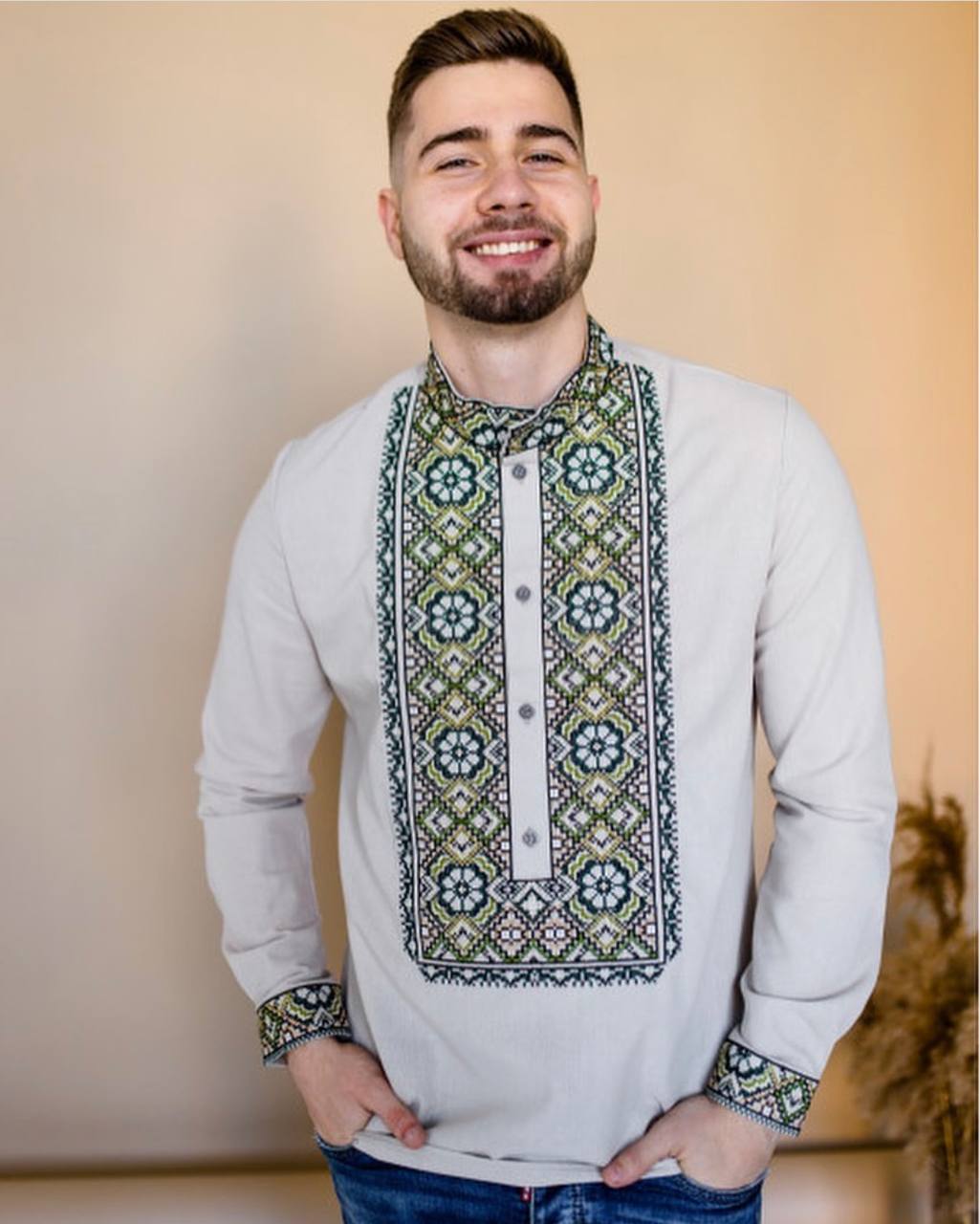 Чоловіча вишиванка Олекса ( бежево-зелений) hover image