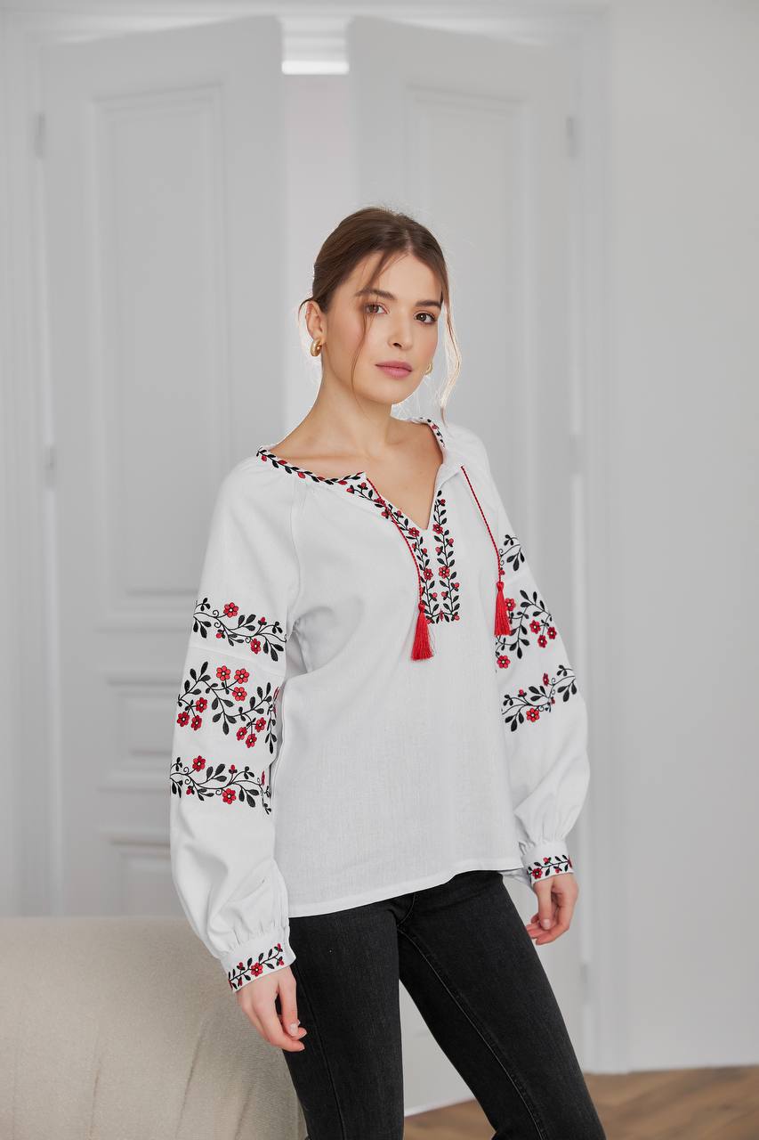 Жіноча вишита сорочка Подолянка (біло-червона)