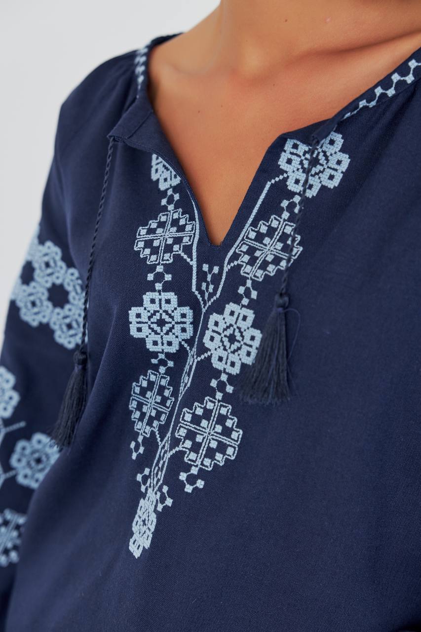 Жіноча вишиванка Бавовна (синя)