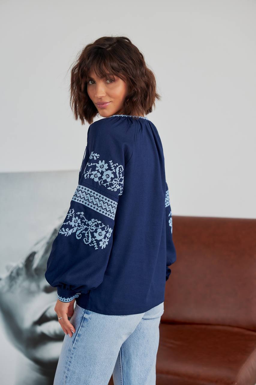 Жіноча вишиванка Бандерівка ( синя)