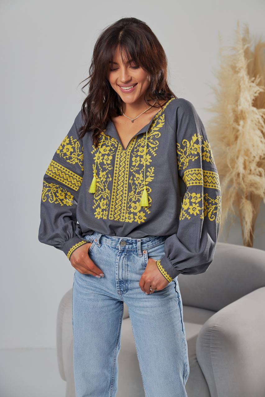 Жіноча вишиванка Бандерівка (сіро-жовта)