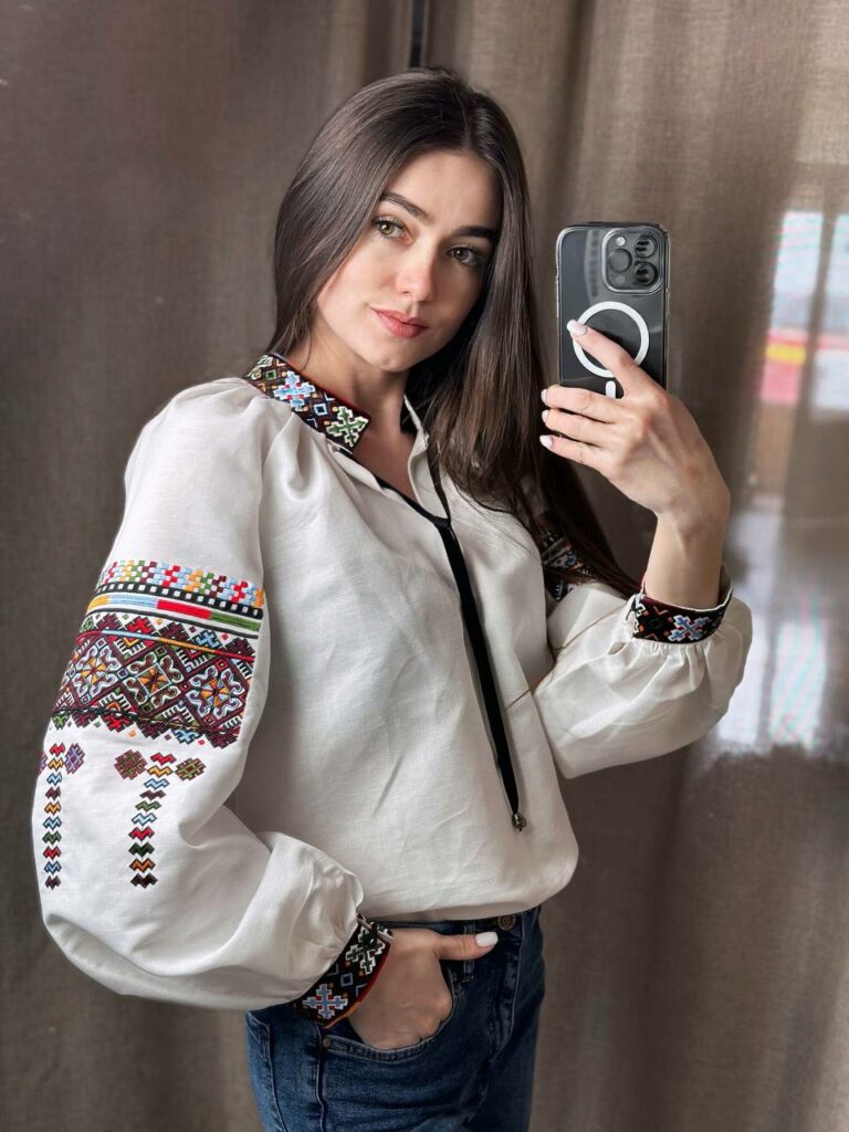 Жіноча вишита сорочка "Бойківська"