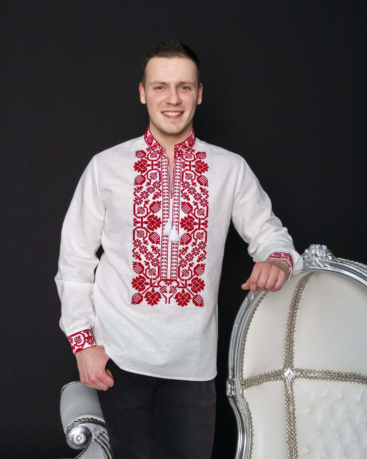 Чоловіча вишиванка Всеволод (біло-червона)