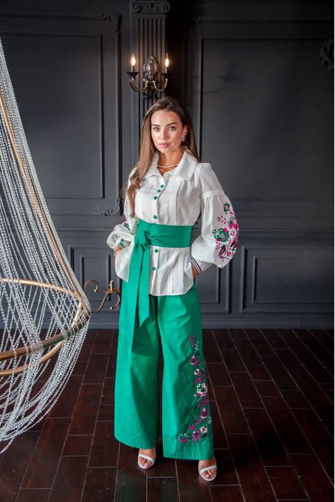 Жіночий вишитий костюм Верховина(зелений) hover image