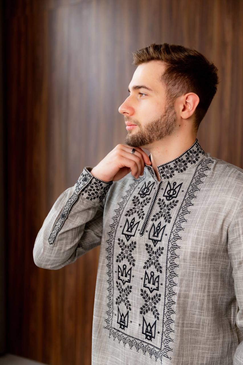 Чоловіча вишиванка Династія (сіра) hover image
