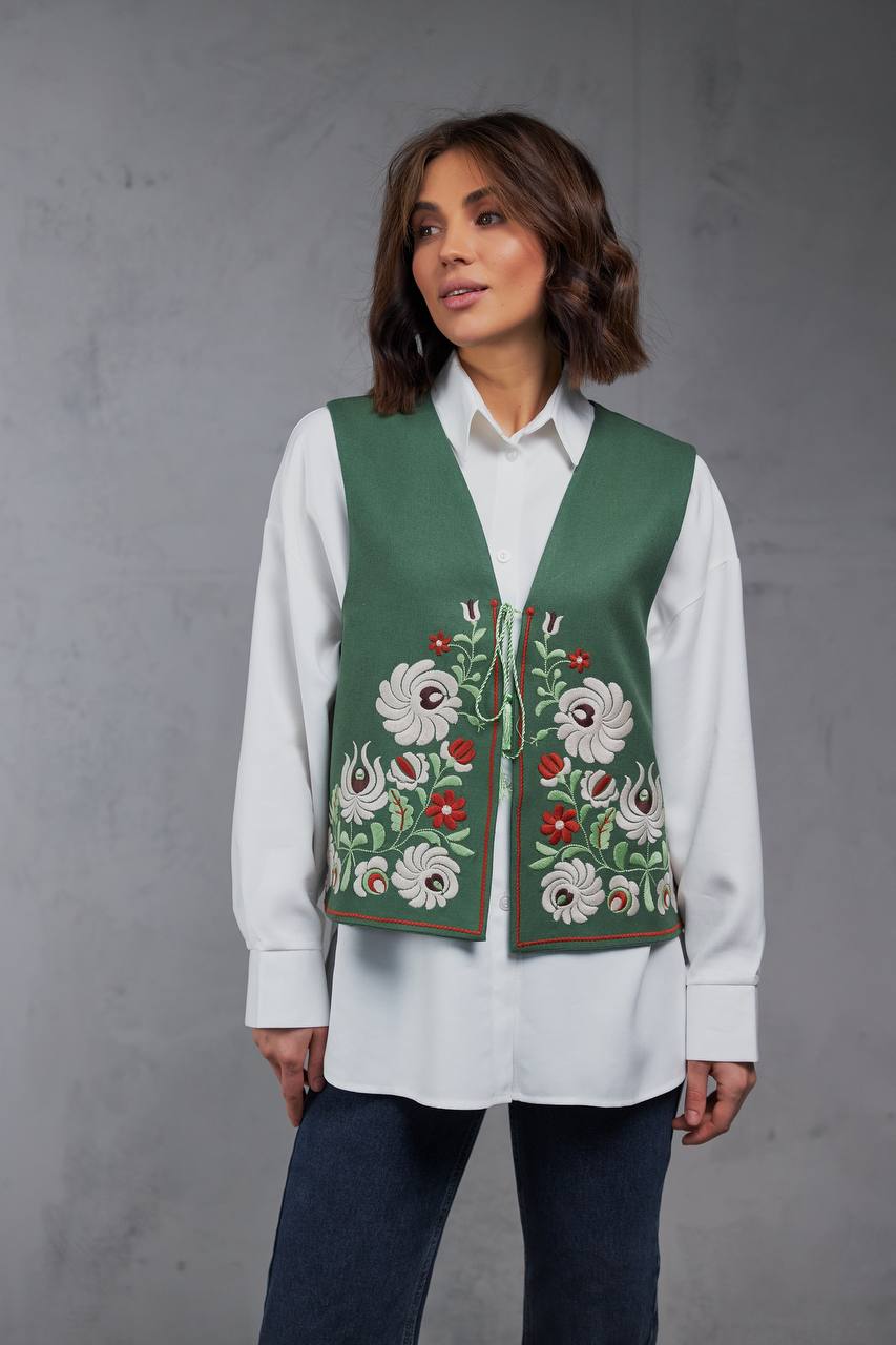 Жіноча вишита жилетка Петриківка (зелена)