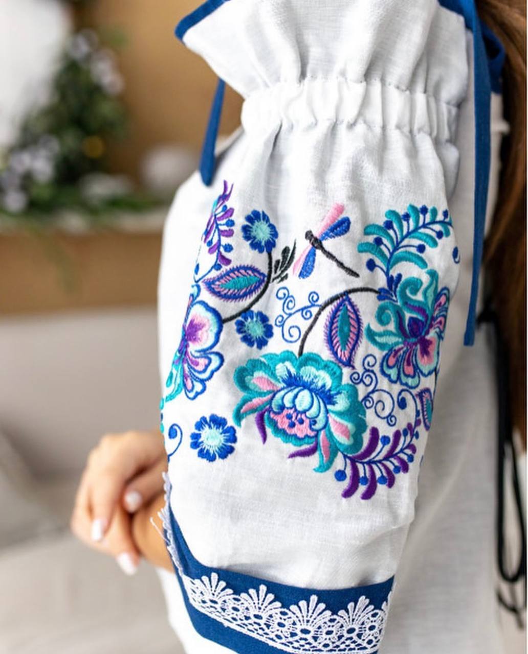 Жіноча вишиванка “Квіткова розкіш” hover image