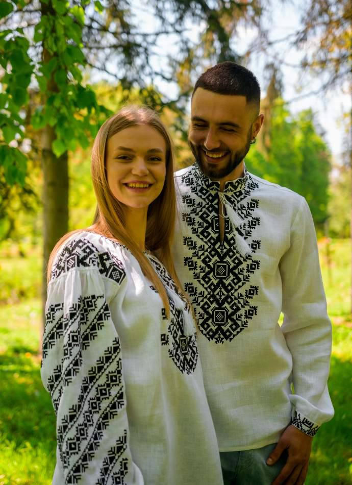 Вишитий комплект Світанок (білий з чорним)