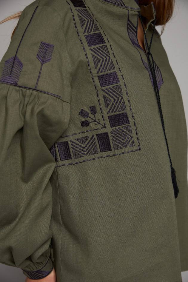 Жіноча вишиванка Класика (хакі) hover image