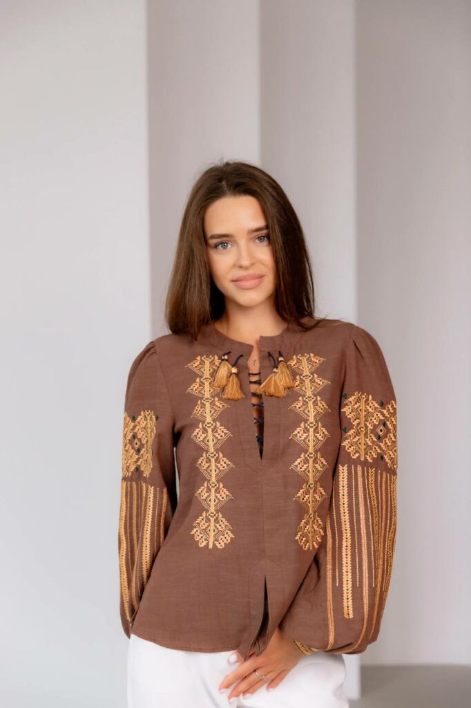Жіноча вишита сорочка Залісся (коричнева)