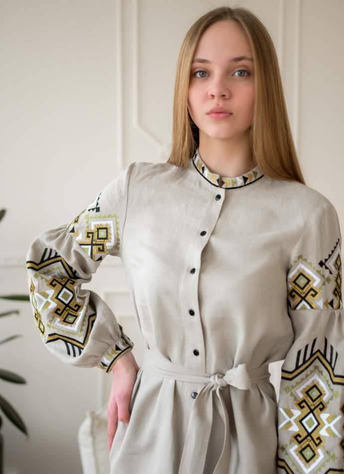 Жіноча вишита сукня Мавка (сіра) hover image