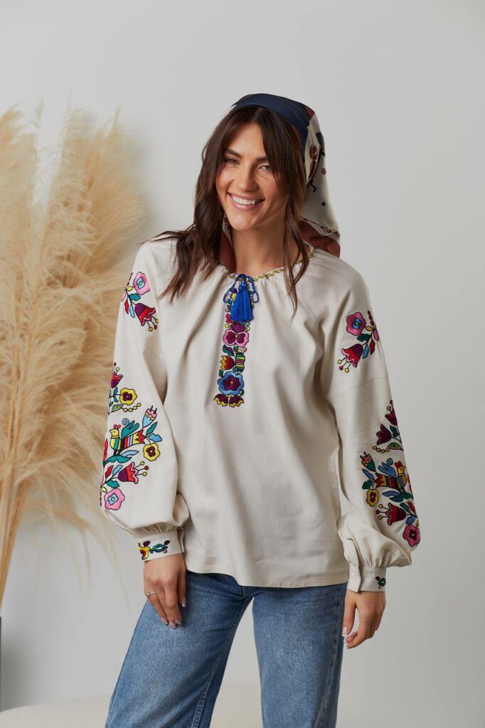 Жіноча вишиванка Гуцулка (бежева)
