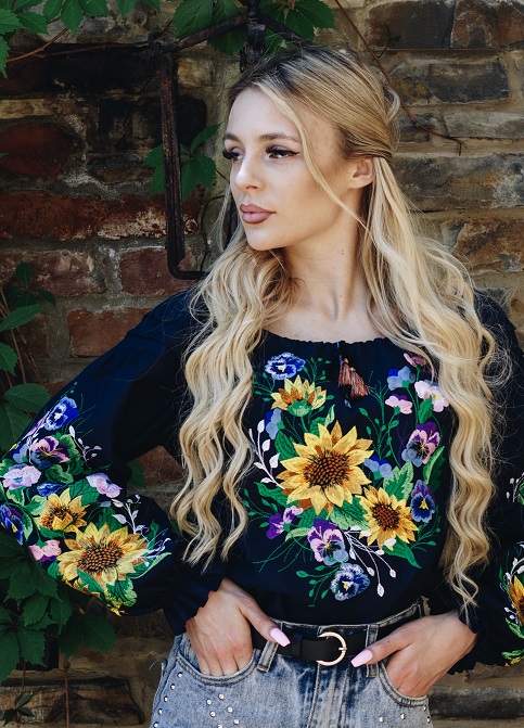 Вишиванка Маріанна (темно-синя)