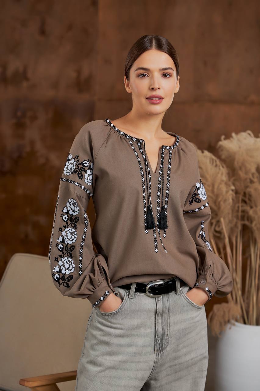 Жіноча вишиванка Барва (мокко)