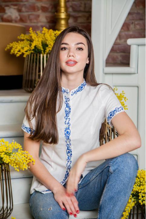 Жіноча вишиванка Надія (біло-блакитна)