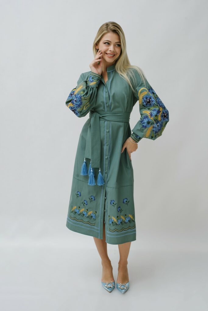 Жіноча вишита сукня Незалежна (м"ятно-блакитна)