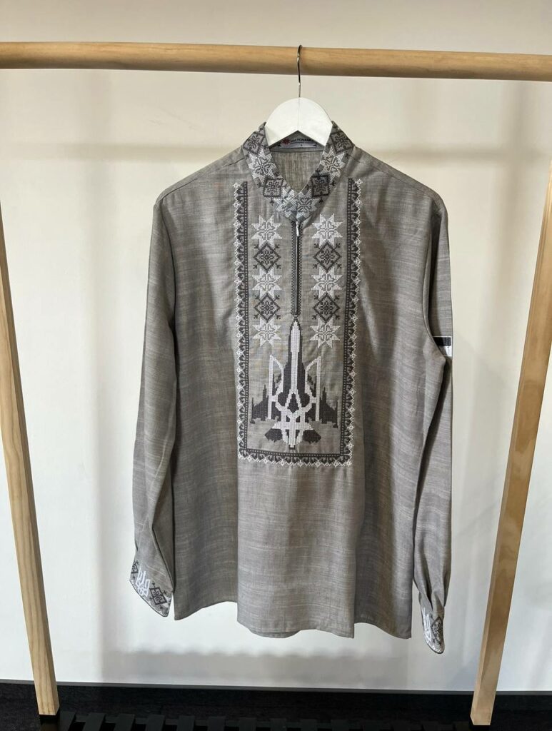 Чоловіча вишиванка Перемога (сіра)