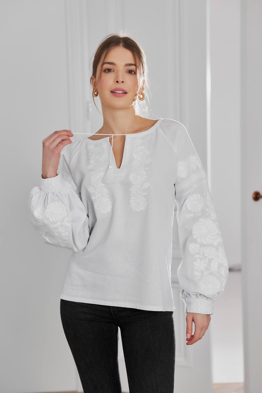 Жіноча вишита сорочка Петриківка (біла) hover image
