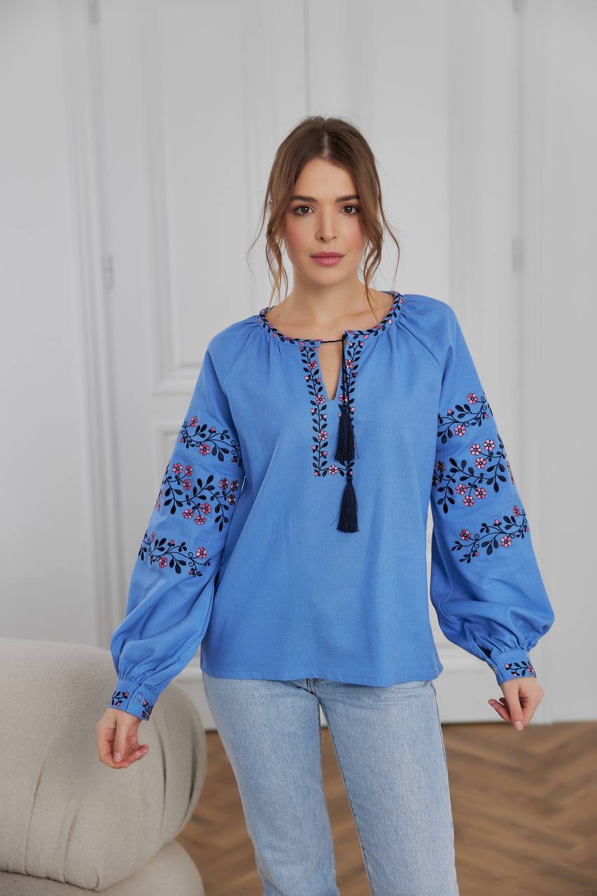 Жіноча вишита сорочка Подолянка (блакитна)