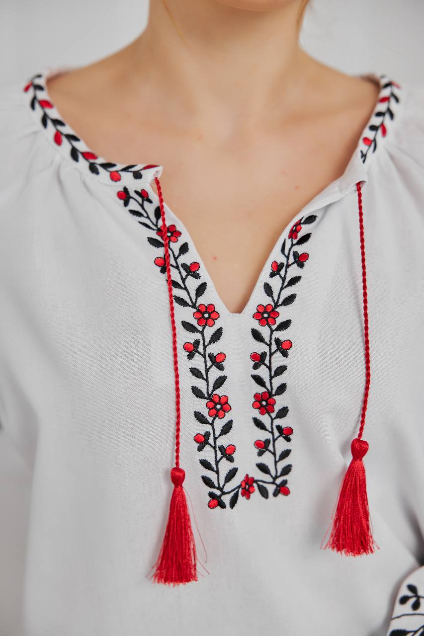 Жіноча вишита сорочка Подолянка (біло-червона)