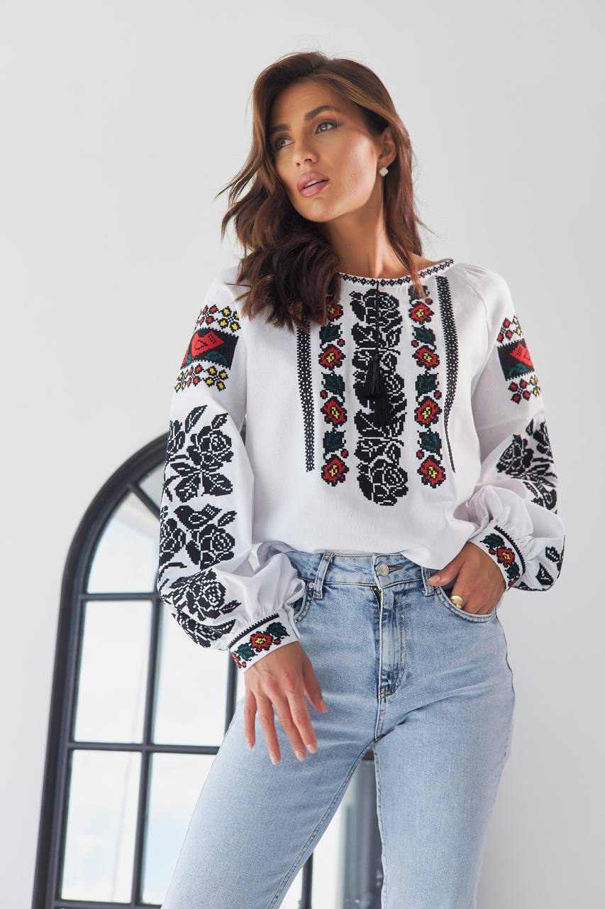 Жіноча вишиванка Птахи (біло-чорна)