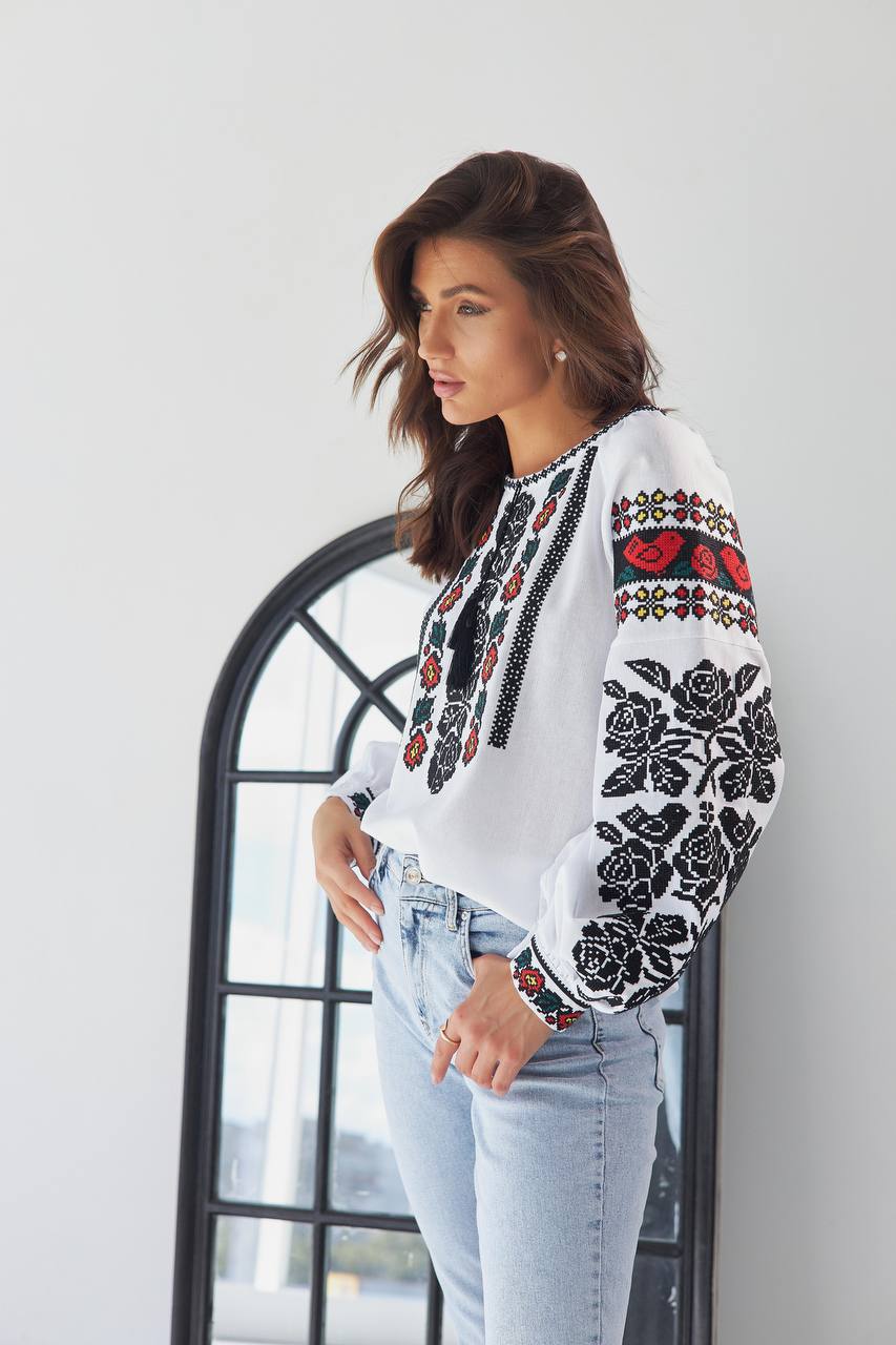 Жіноча вишиванка Птахи (біло-чорна) hover image