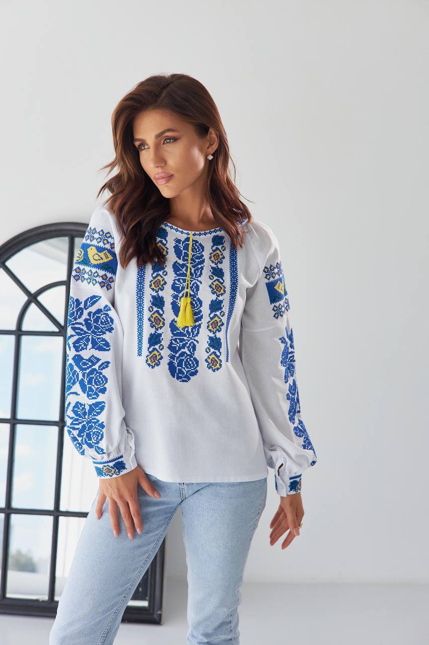 Жіноча вишиванка Птахи (біло-синя)