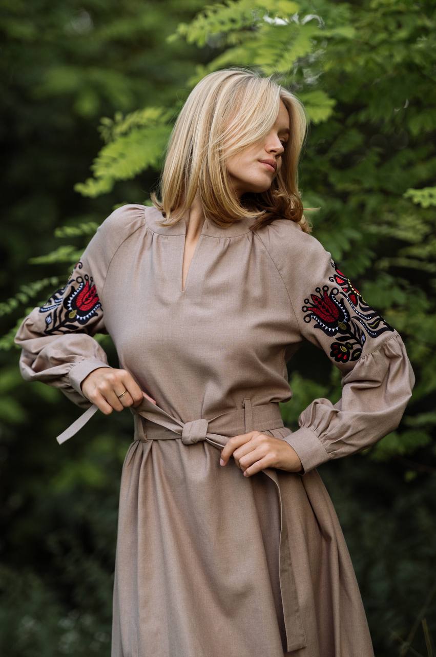 Жіноча вишита сукня Розквіт (мокко)