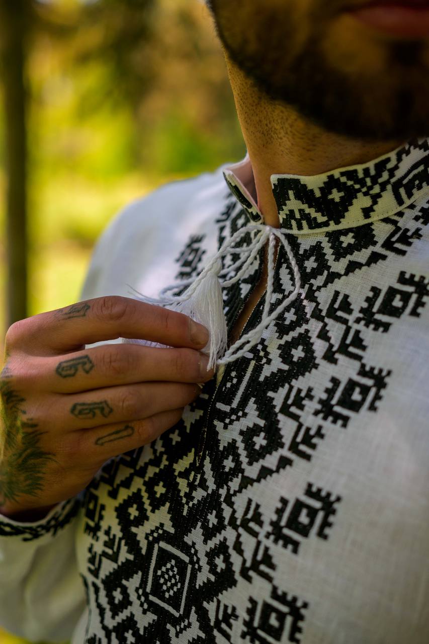 Чоловіча вишита сорочка Світанок (біла з чорним)