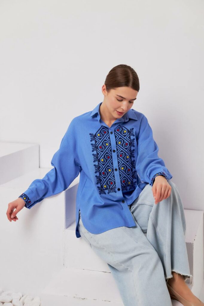 Жіноча вишиванка Серпанок (блакитна)