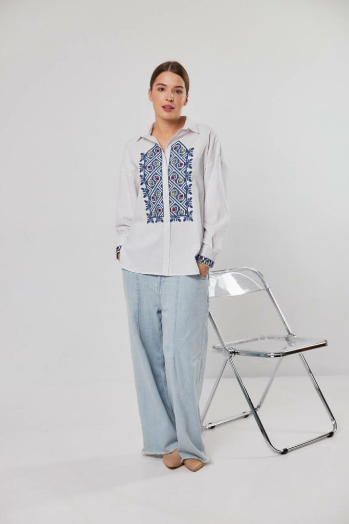 Жіноча вишиванка Серпанок (біло-блакитна)