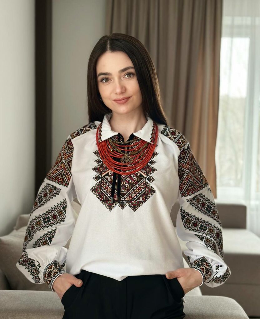 Жіноча вишита сорочка  Спадщина (біла)