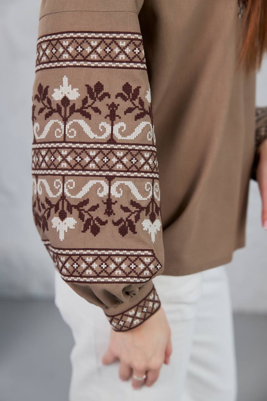 Жіноча вишиванка Стожари  (мокко)