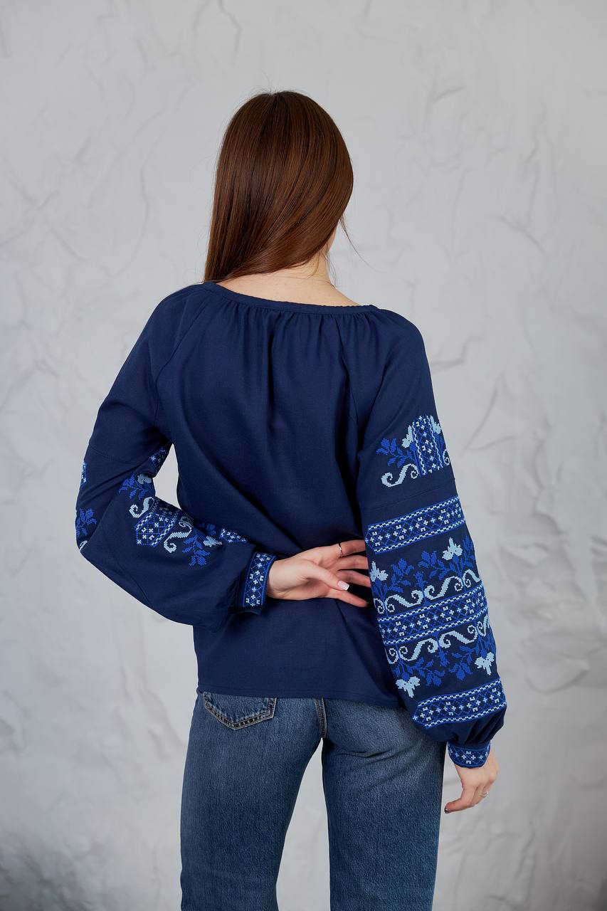 Жіноча вишиванка Стожари  (темно-синя) hover image