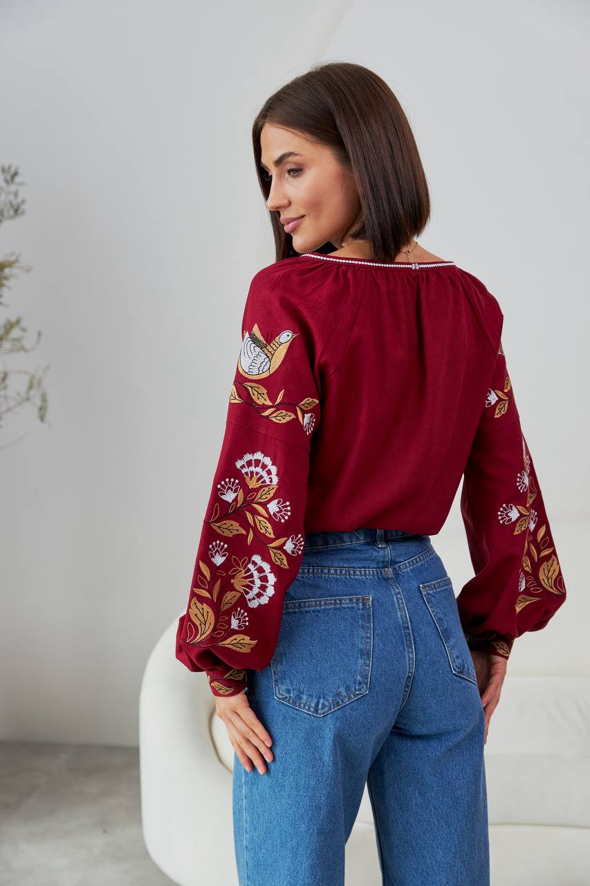 Жіноча вишиванка Дивоцвіт (бордо)