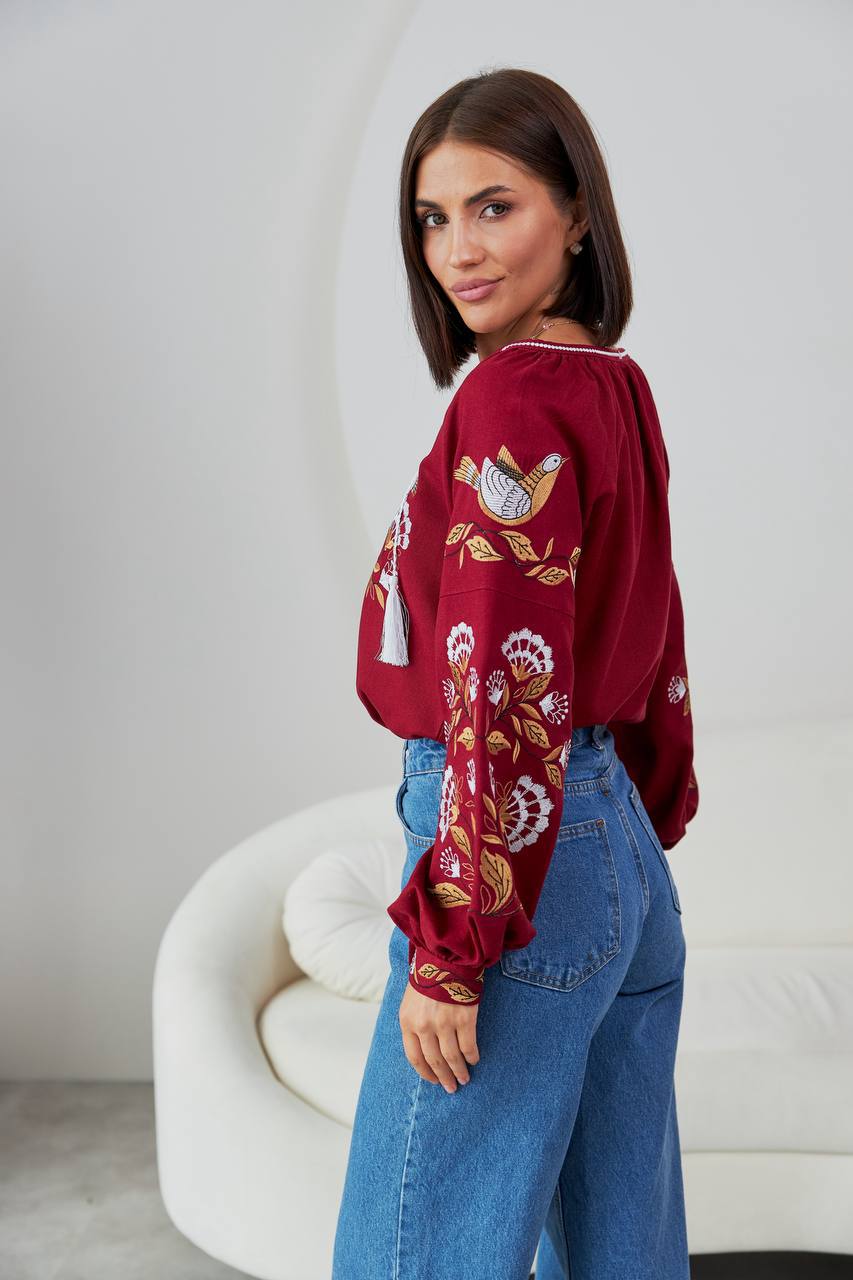 Жіноча вишиванка Дивоцвіт (бордо) hover image