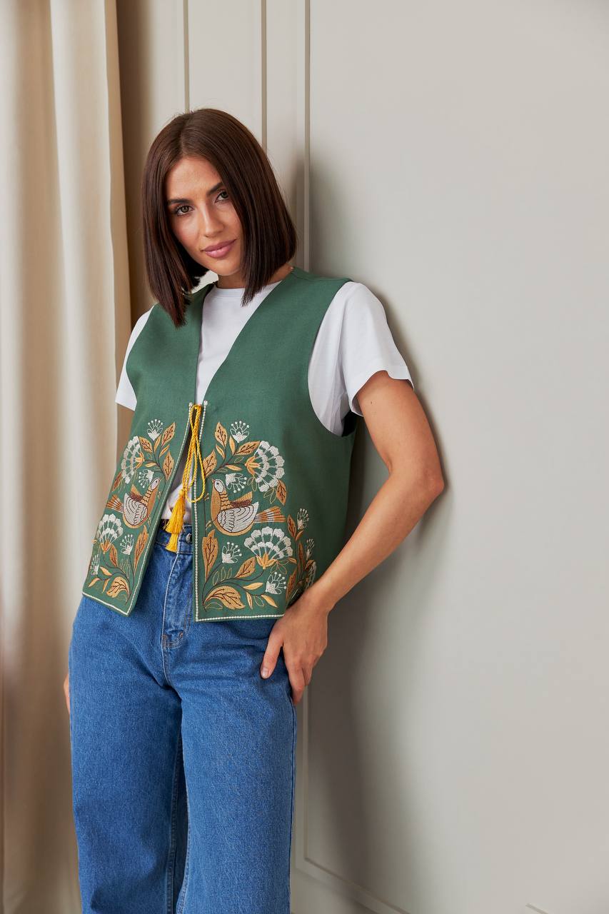 Жіноча вишита жилетка Дивоцвіт (зелена)