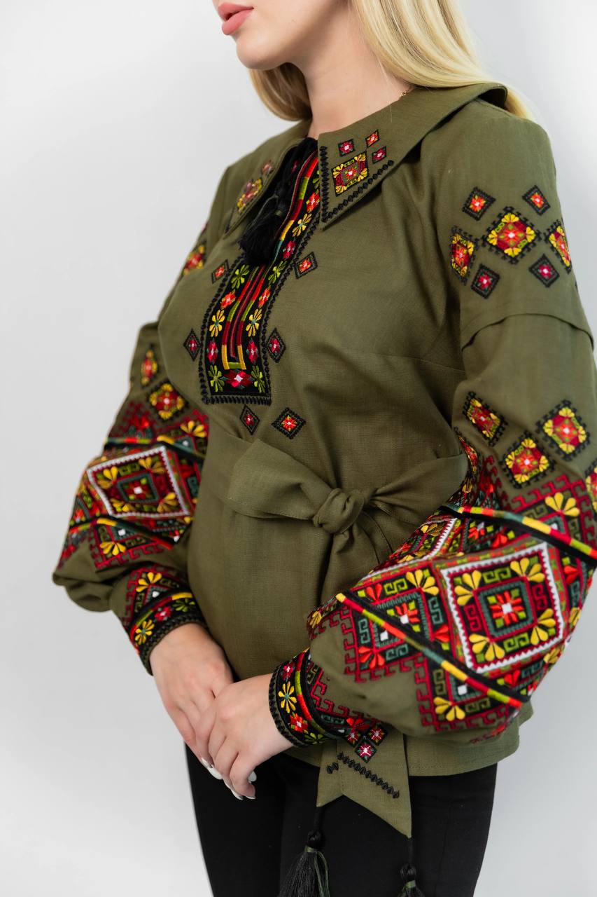 Жіноча вишита сорочка Карпатська (хакі) hover image