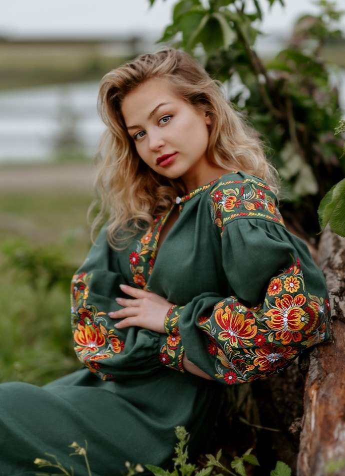 Жіноча вишита сукня Петриківка (смарагдова)